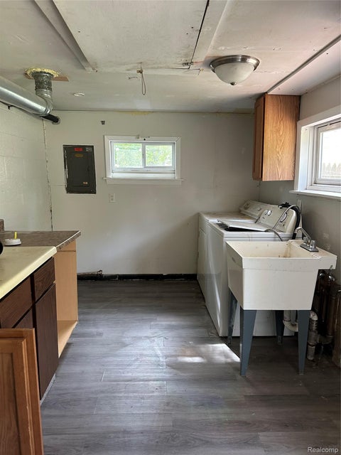 Tiny photo for 5830 S Washington Avenue, Lansing City, MI 48911 (MLS # 20261083212)