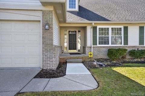 328 Four Seasons Drive Lake Orion Village MI 48360