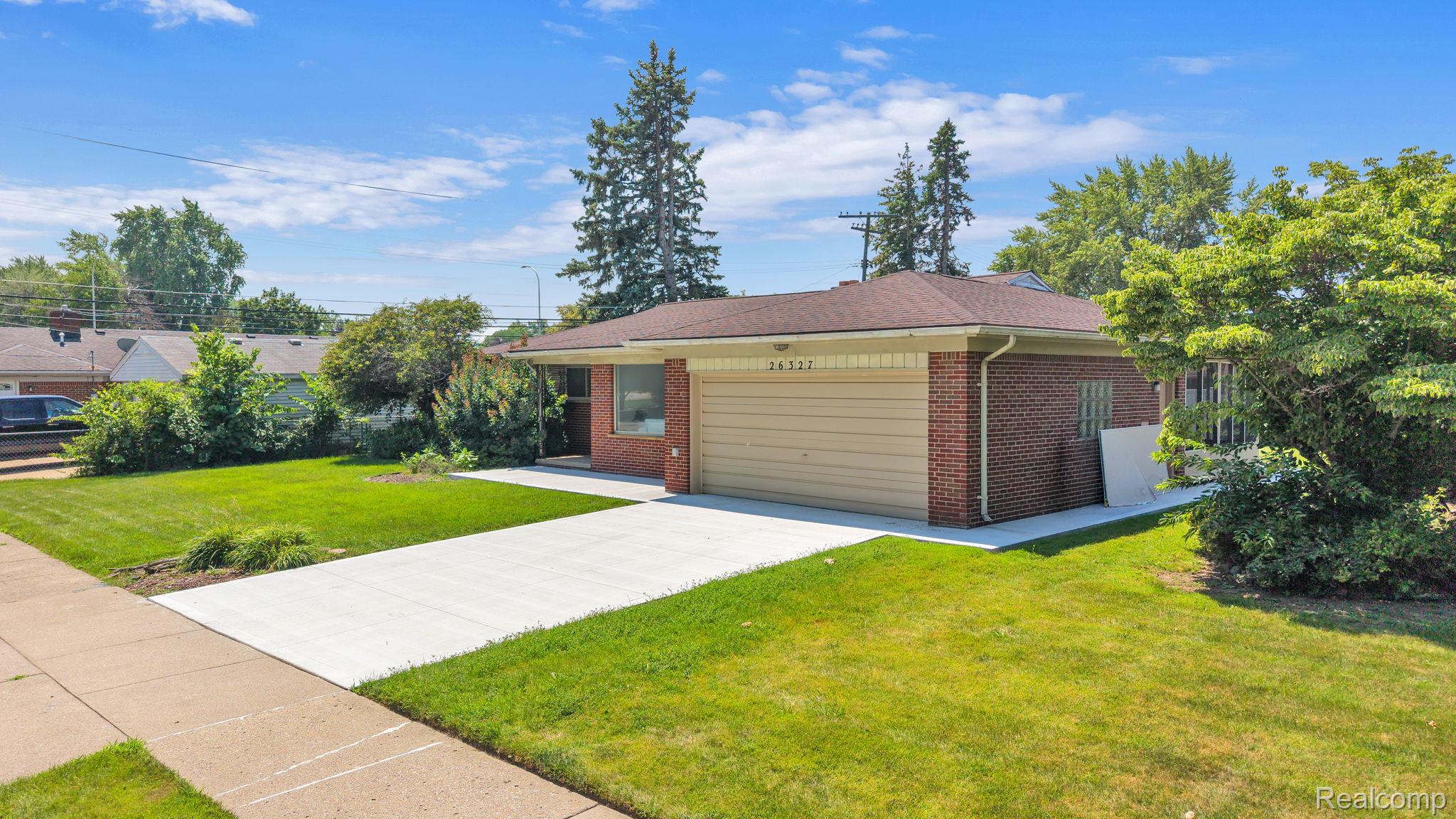 26327 Woodworth Circle