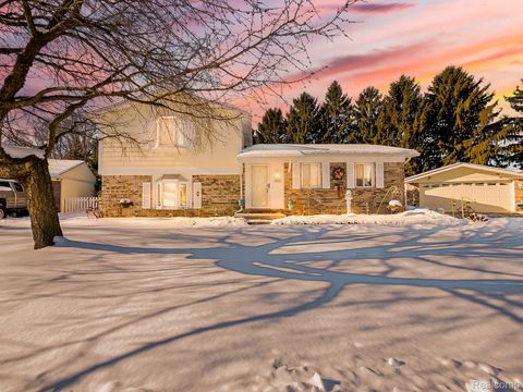 19202 Edward Court Clinton Charter Township MI 48038