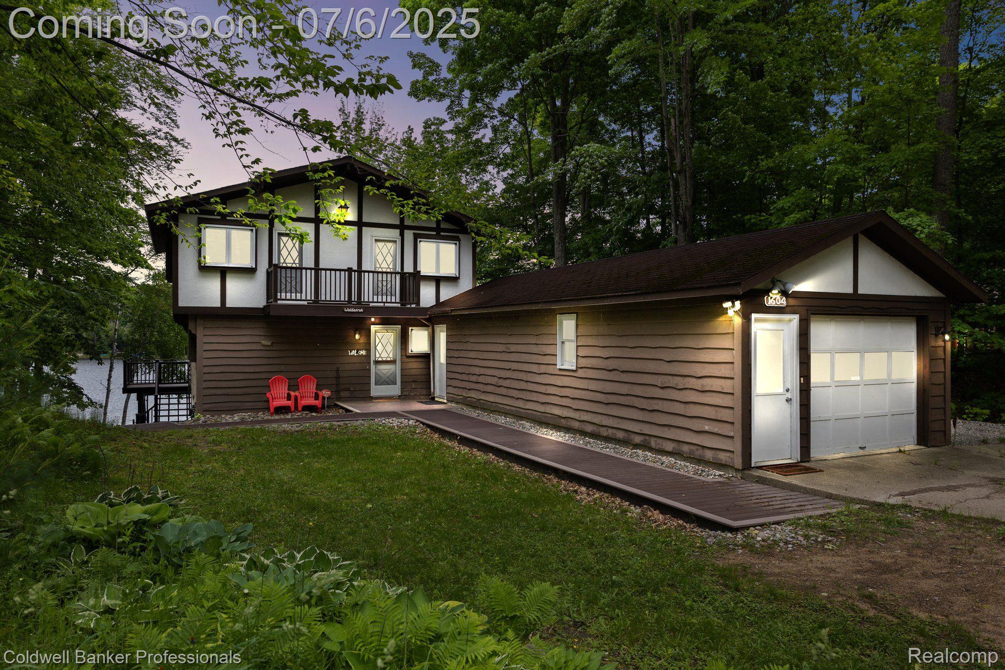 1604 SHALLOW SHORES Drive