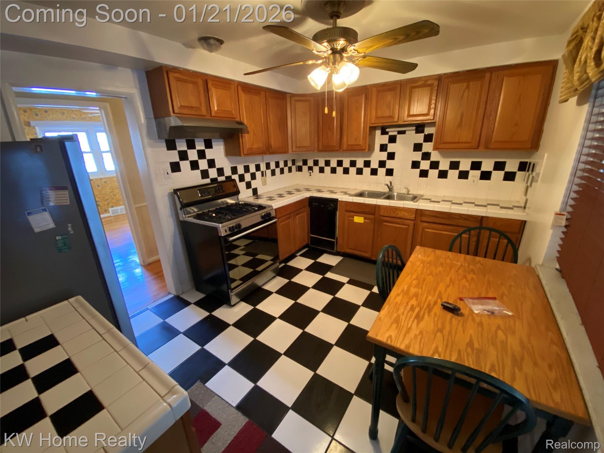 18635 San Diego Boulevard