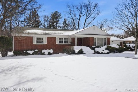 18635 San Diego Boulevard Lathrup Village City MI 48076