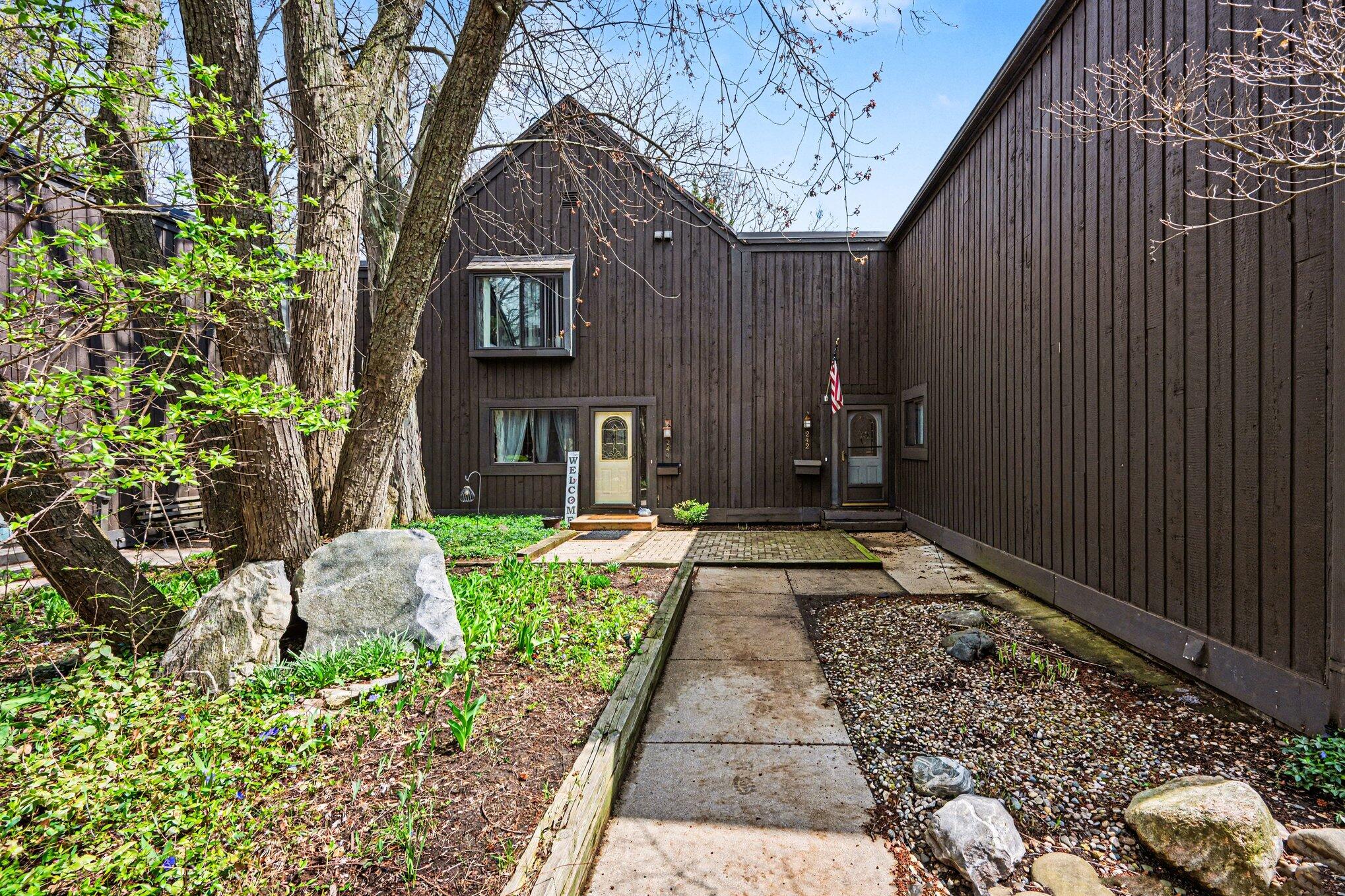 242 Dunbarton Court