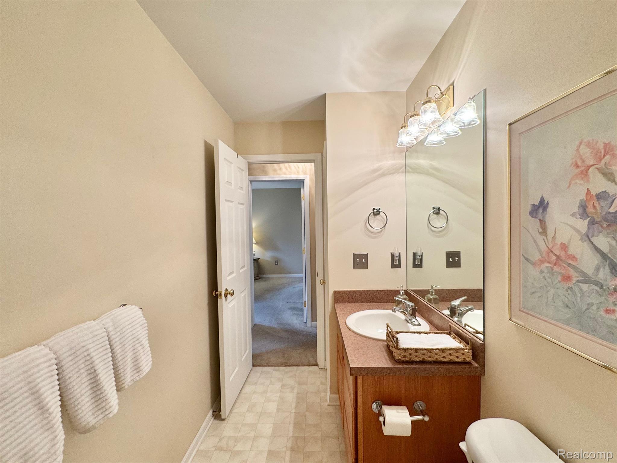 Flint Charter Township Genesee, Michigan 48433, United States, 2 Bedrooms Bedrooms, ,2 BathroomsBathrooms,Residential,Active,117815