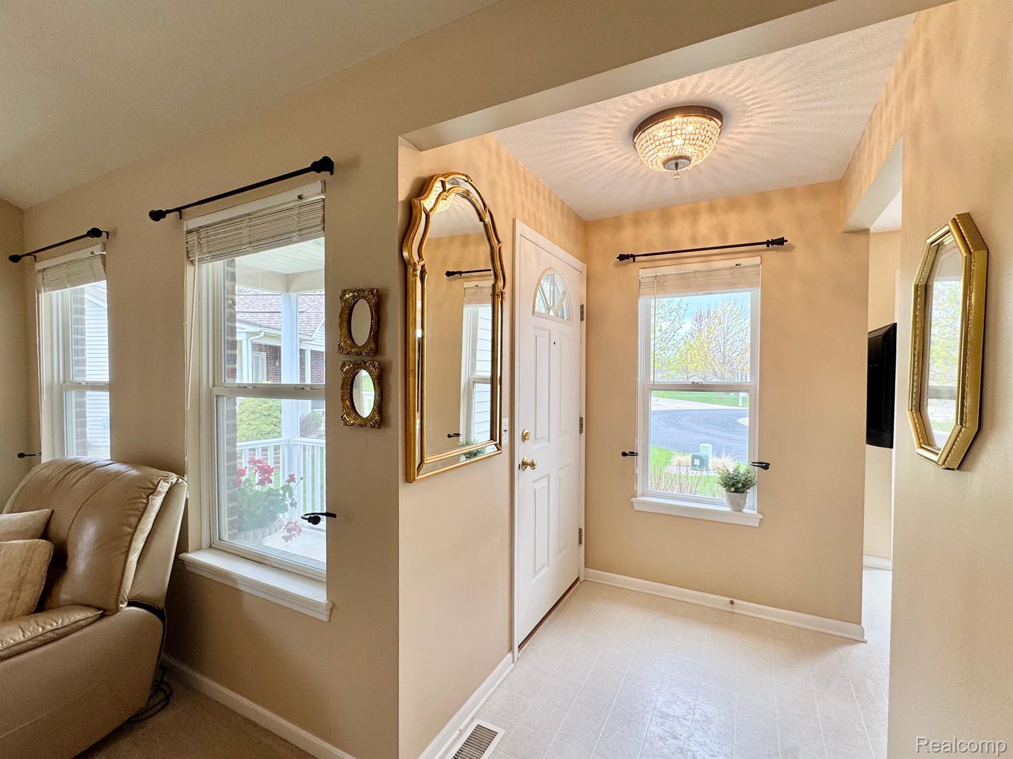 Flint Charter Township Genesee, Michigan 48433, United States, 2 Bedrooms Bedrooms, ,2 BathroomsBathrooms,Residential,Active,117815