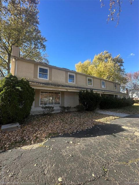 29585 Woodhaven Lane Southfield City MI 48076