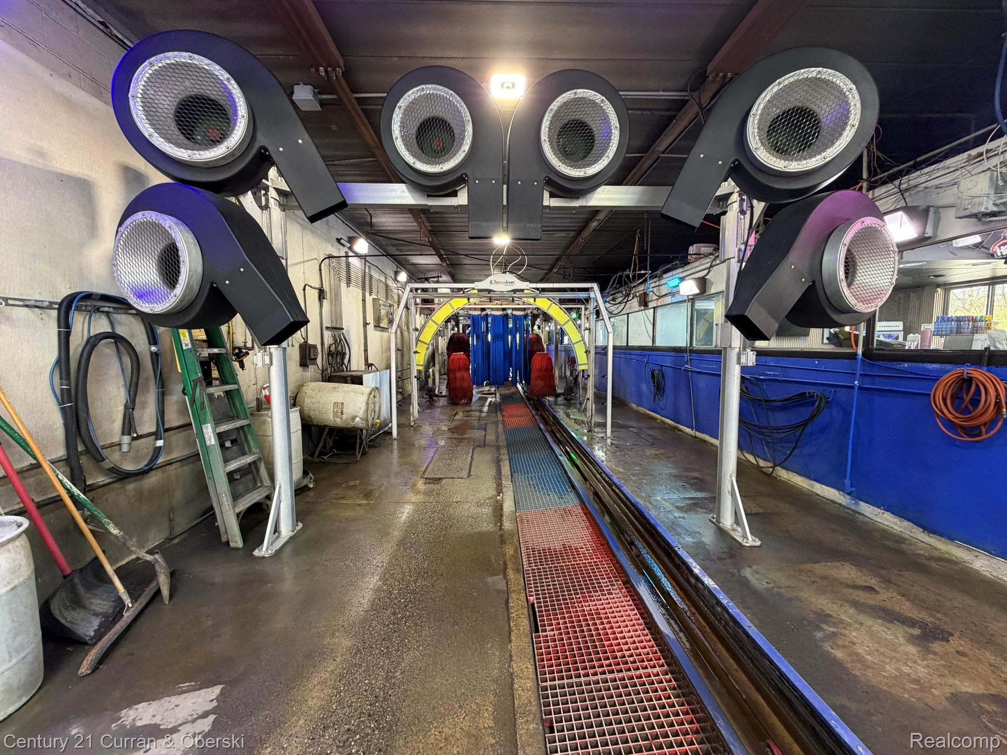 7345 N Middlebelt Road