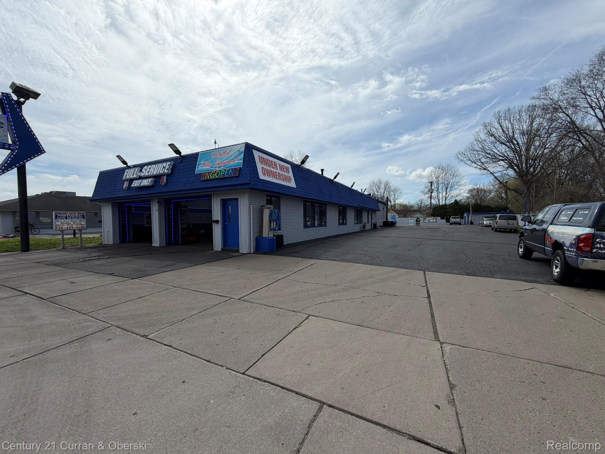 7345 N Middlebelt Road