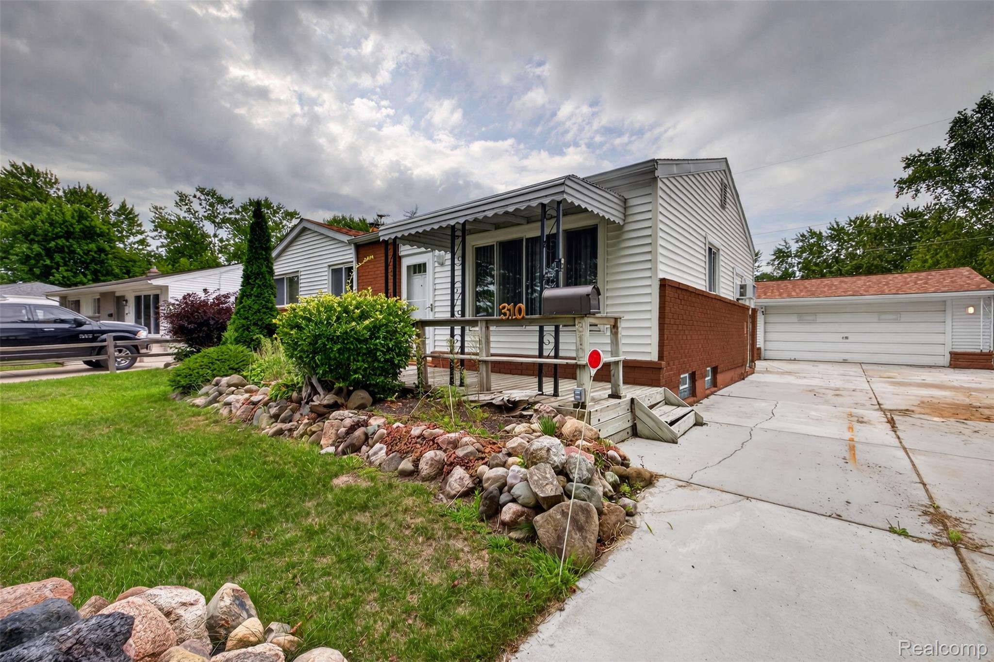 310 Tamarac Drive