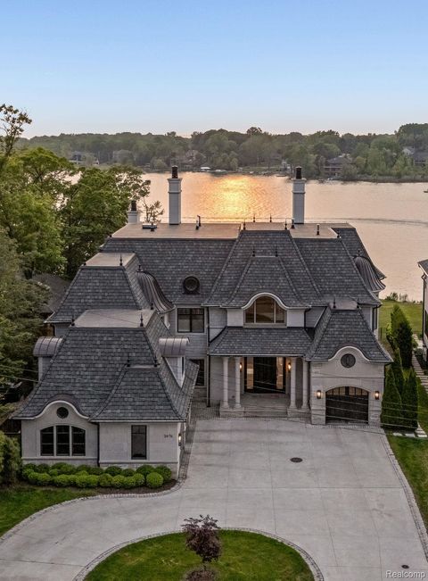 2676 Lari Court West Bloomfield Charter Township MI 48324