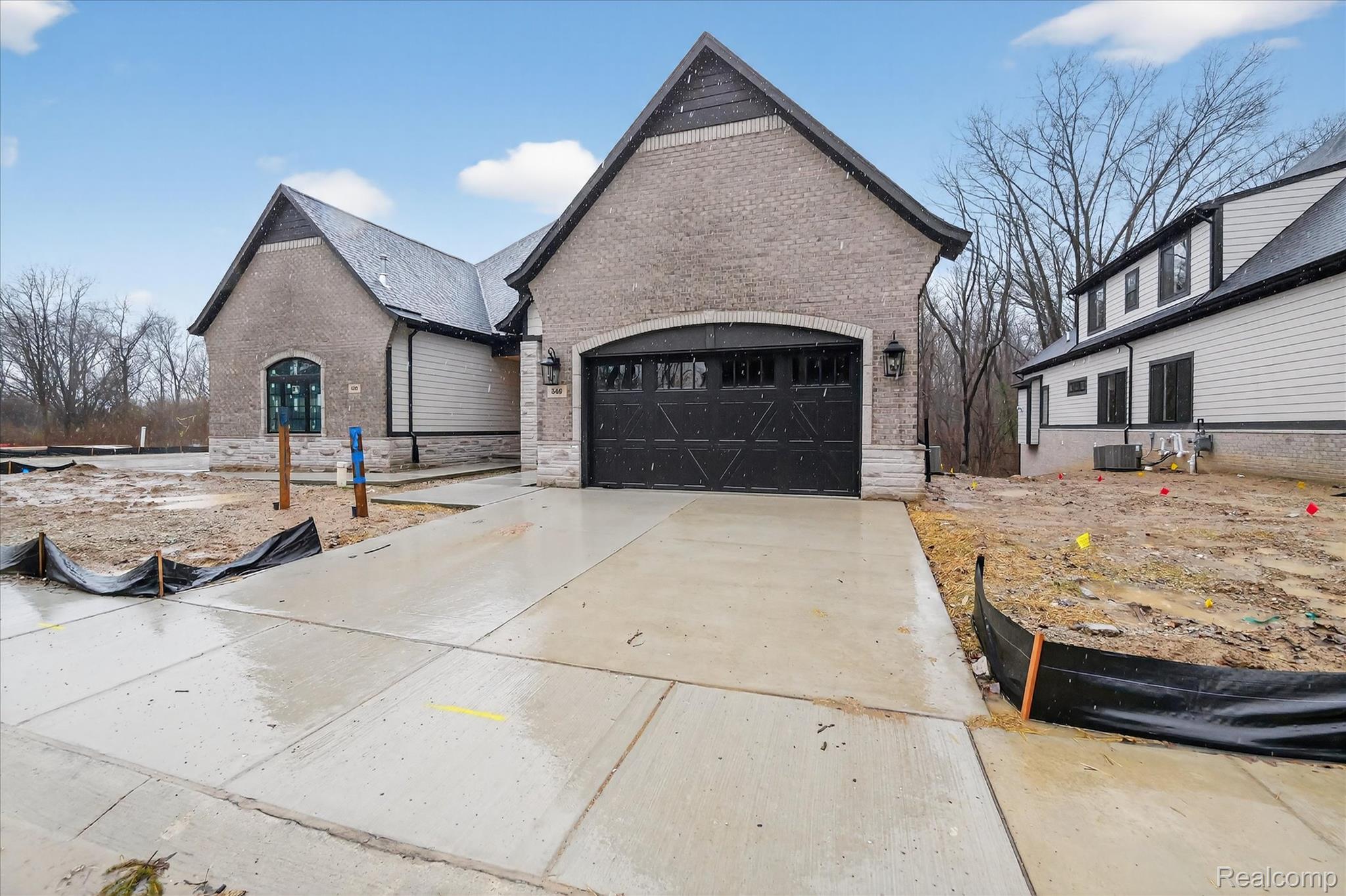 546 Maplehill Road