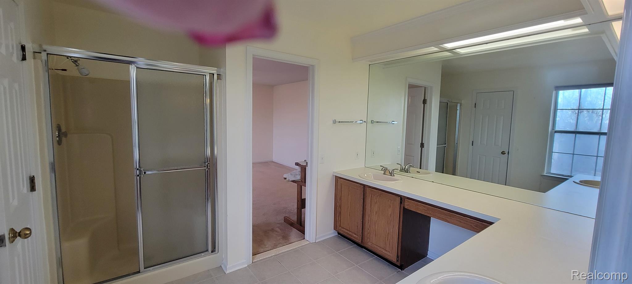 RochesterHillsCity_Oakland, Michigan 48307, United States, 4 Bedrooms Bedrooms, ,3 BathroomsBathrooms,Residential,Active,97673