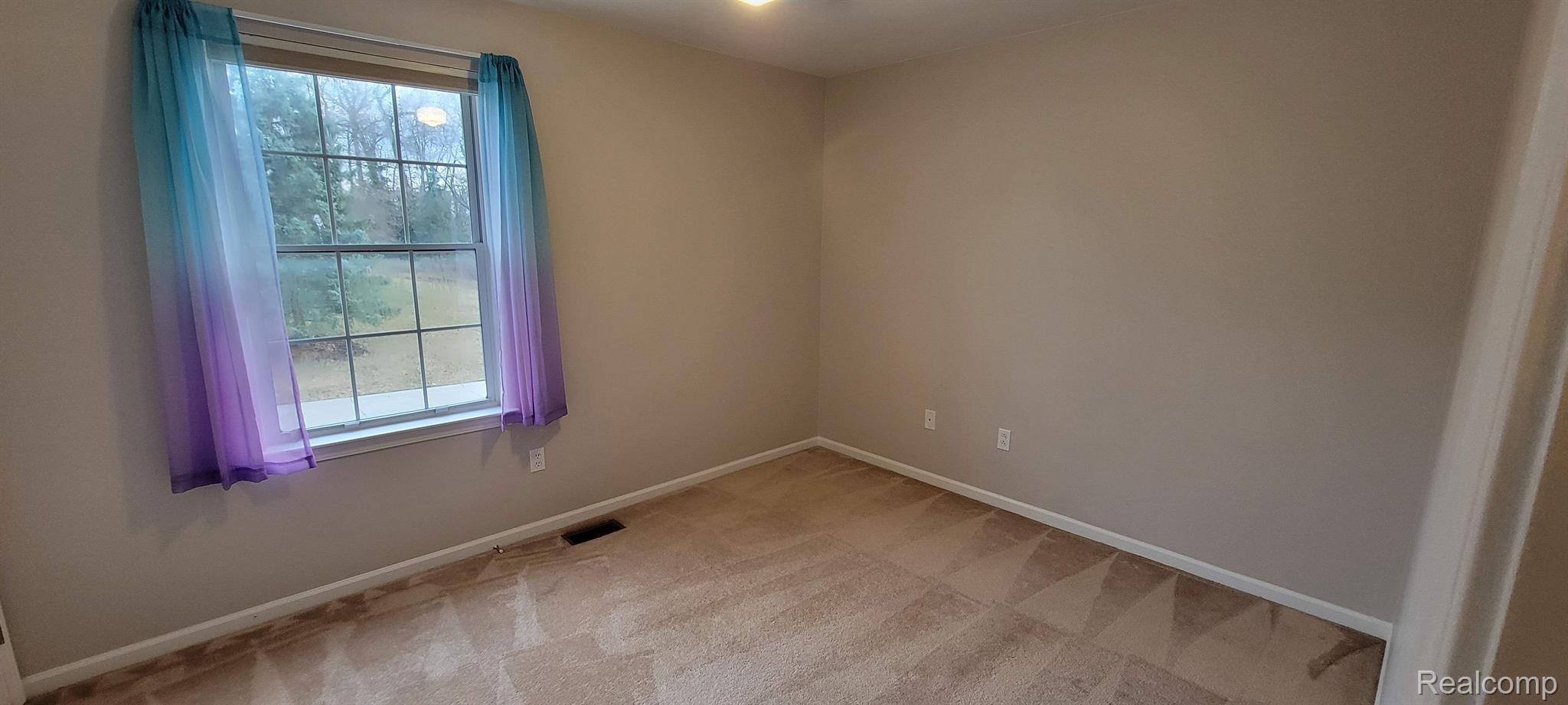 RochesterHillsCity_Oakland, Michigan 48307, United States, 4 Bedrooms Bedrooms, ,3 BathroomsBathrooms,Residential,Active,97673