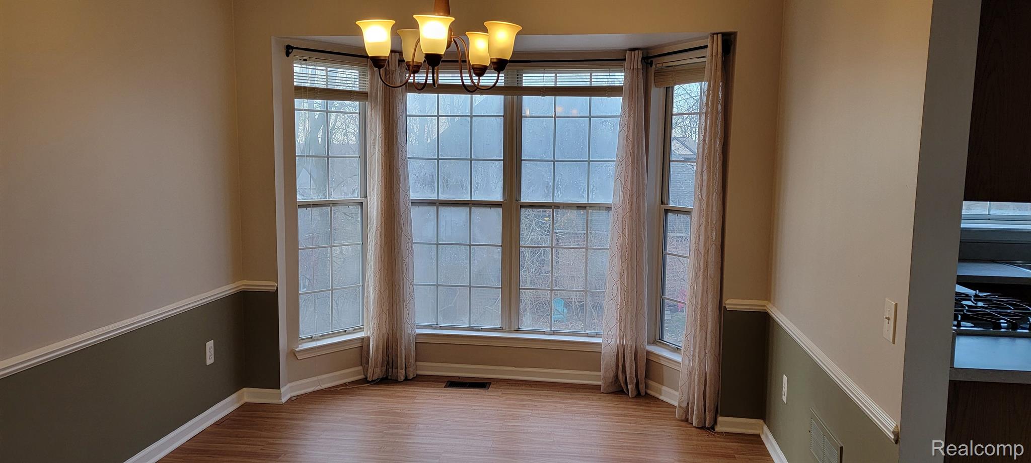 RochesterHillsCity_Oakland, Michigan 48307, United States, 4 Bedrooms Bedrooms, ,3 BathroomsBathrooms,Residential,Active,97673