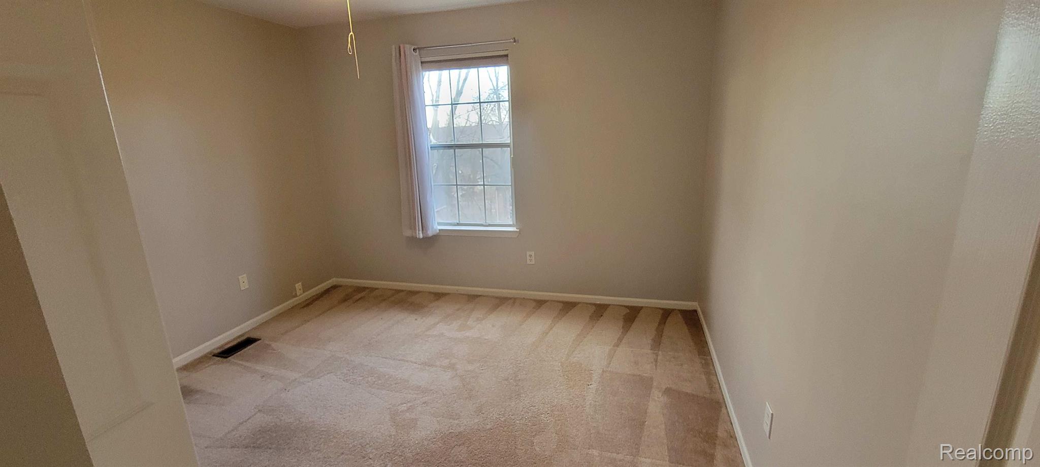 RochesterHillsCity_Oakland, Michigan 48307, United States, 4 Bedrooms Bedrooms, ,3 BathroomsBathrooms,Residential,Active,97673