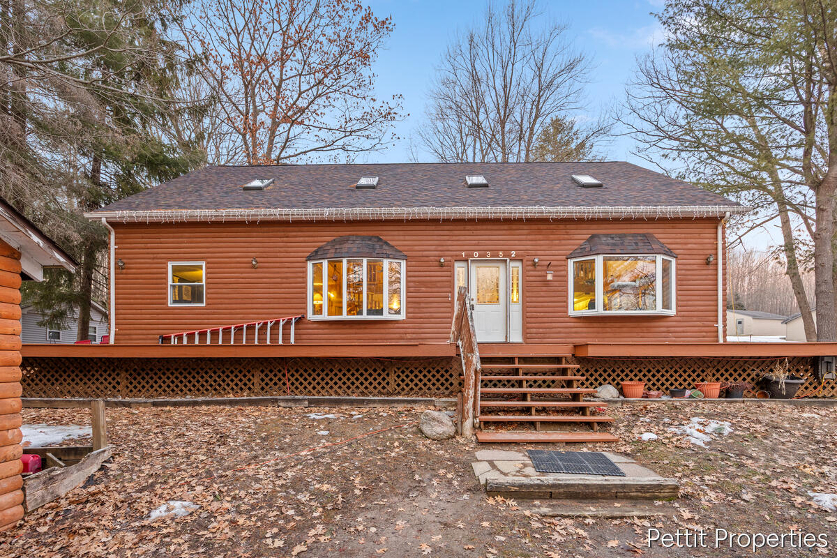 10352 N Athey Avenue