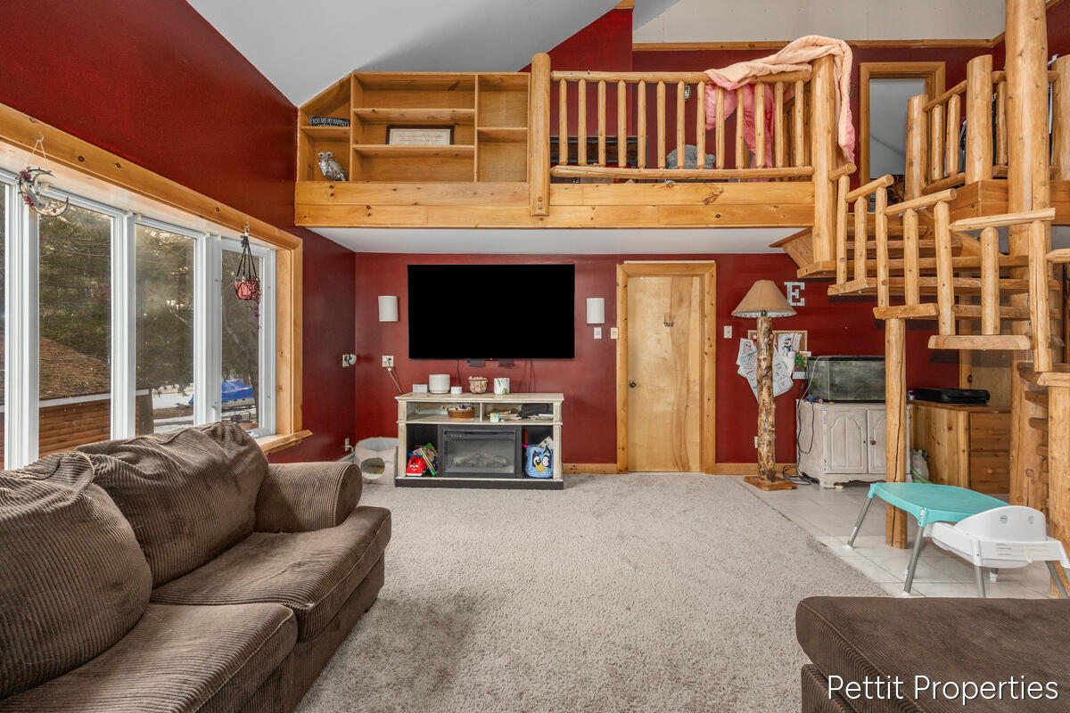 10352 N Athey Avenue