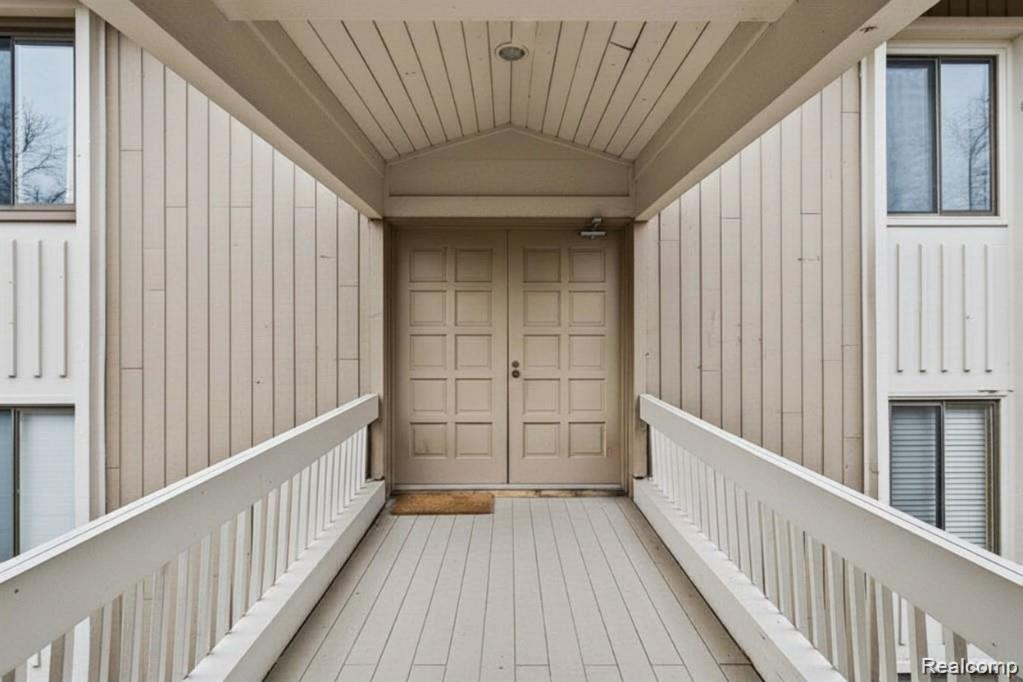 855 Cliffs Drive 303C