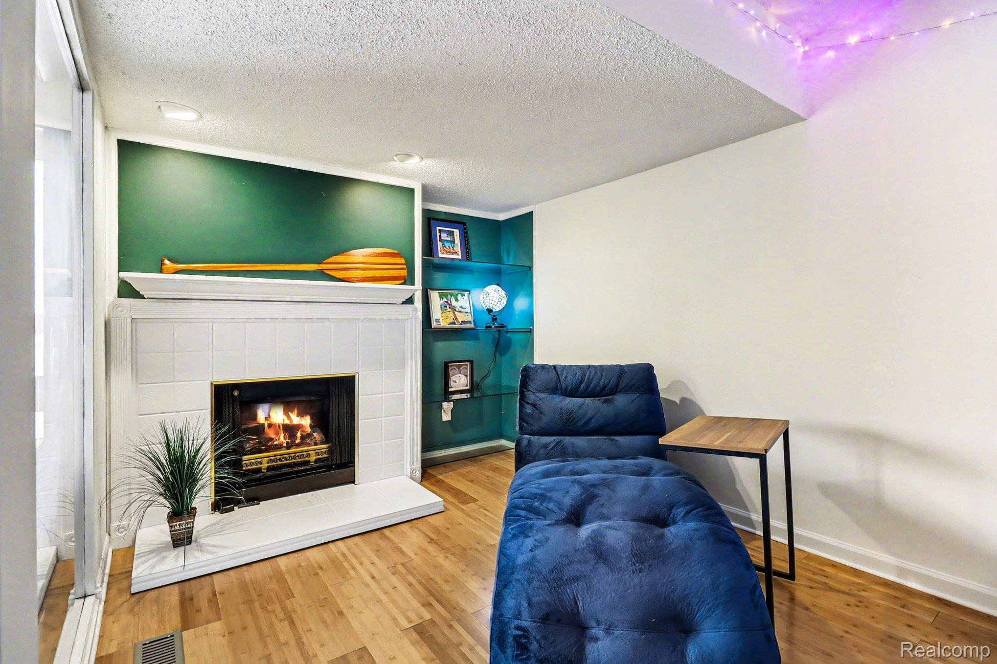 855 Cliffs Drive 303C