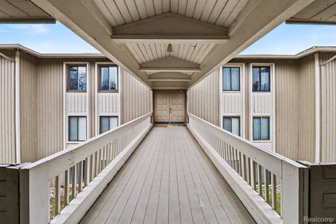 855 Cliffs Drive 303C York Charter Township MI 48198