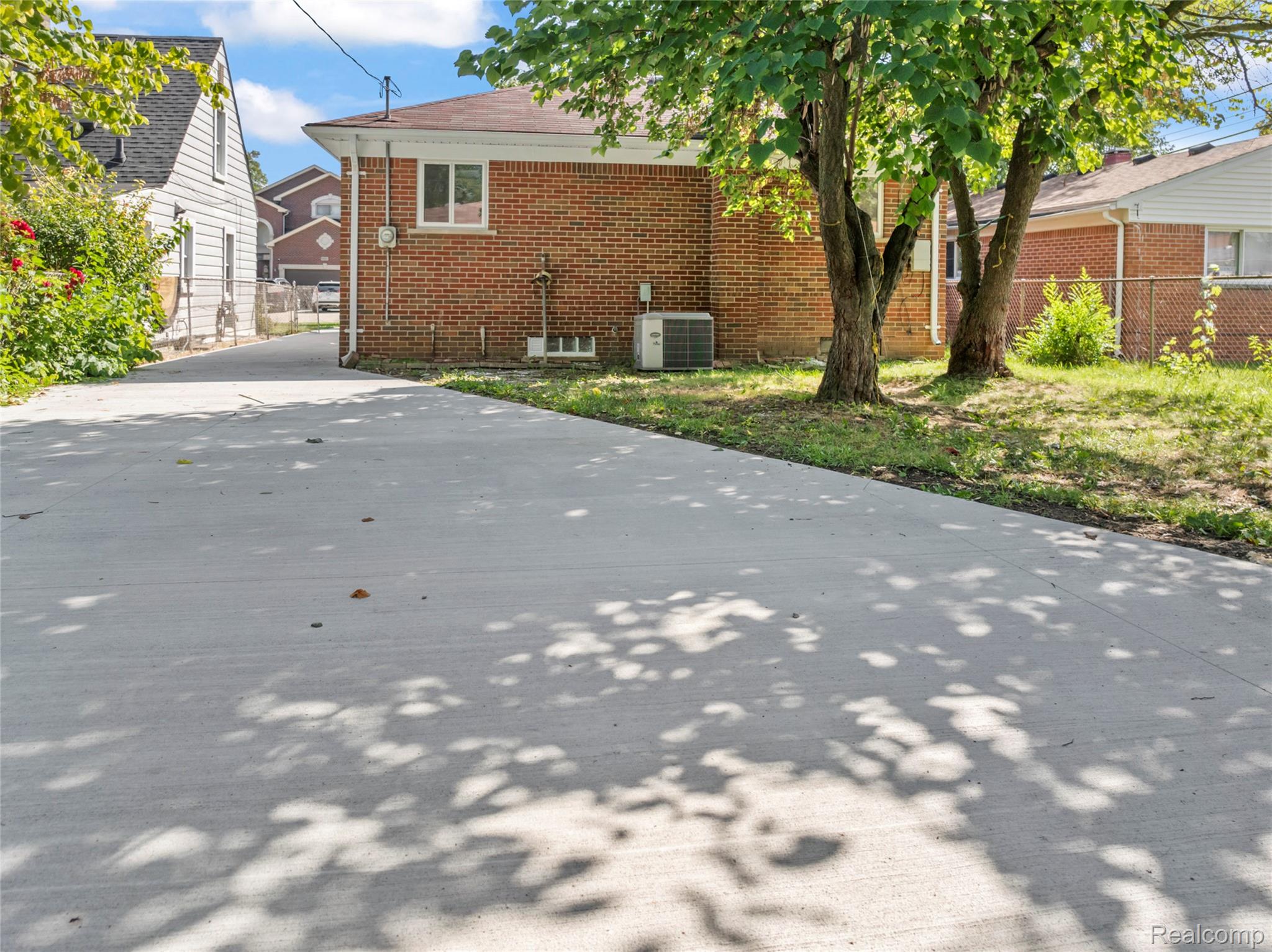 5911 Highview Street