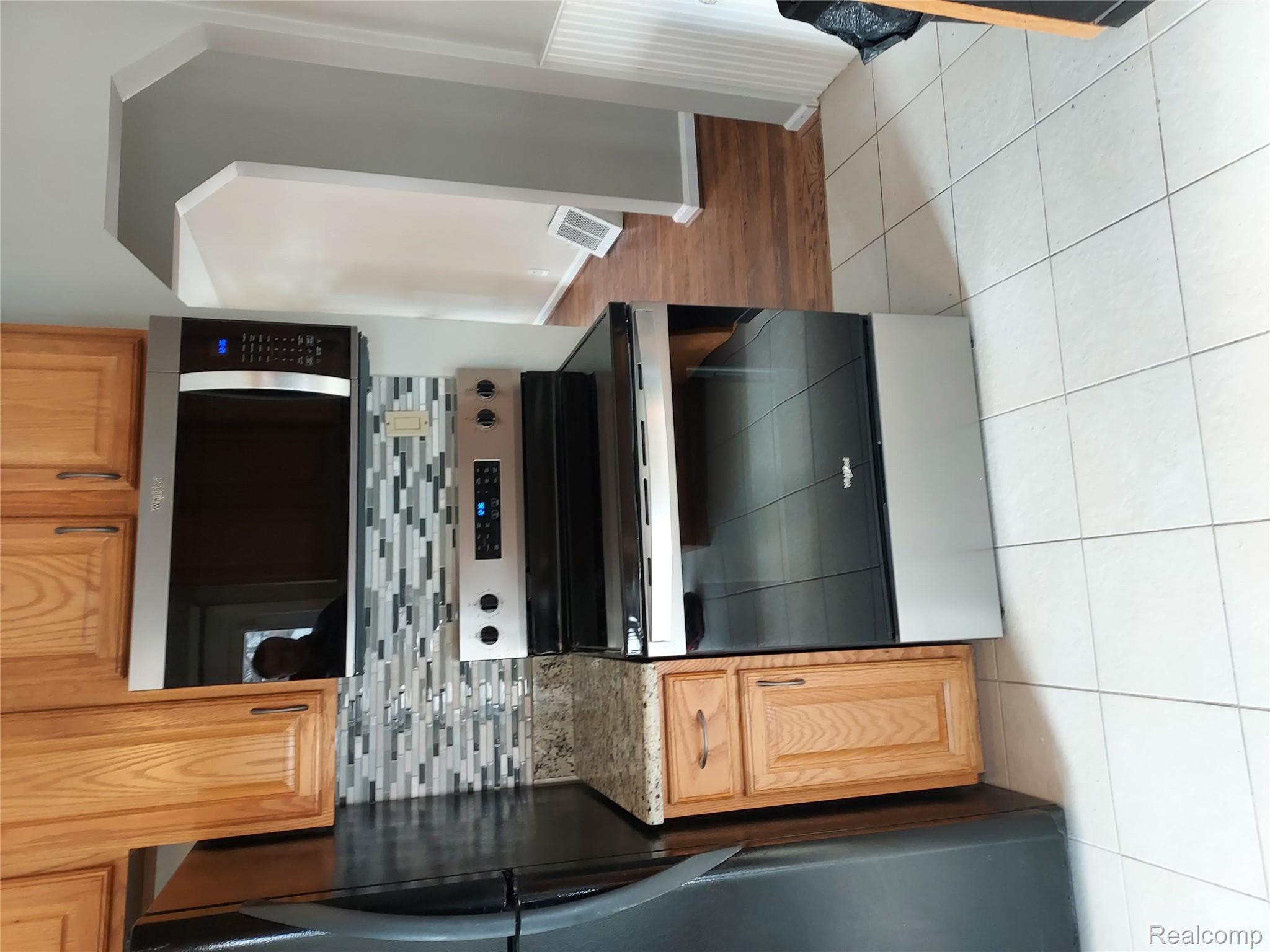 3014 N Vermont Avenue