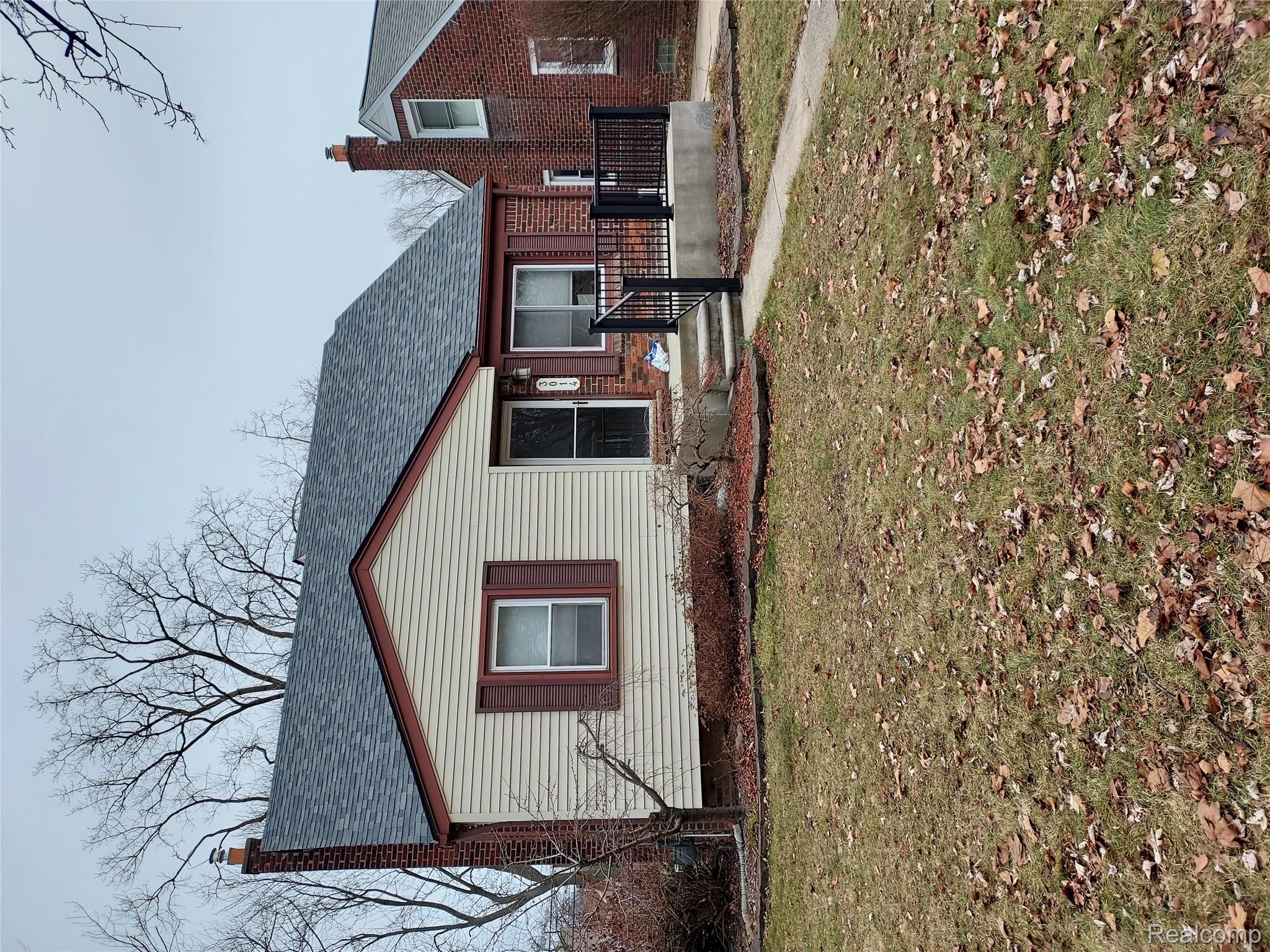 3014 N Vermont Avenue