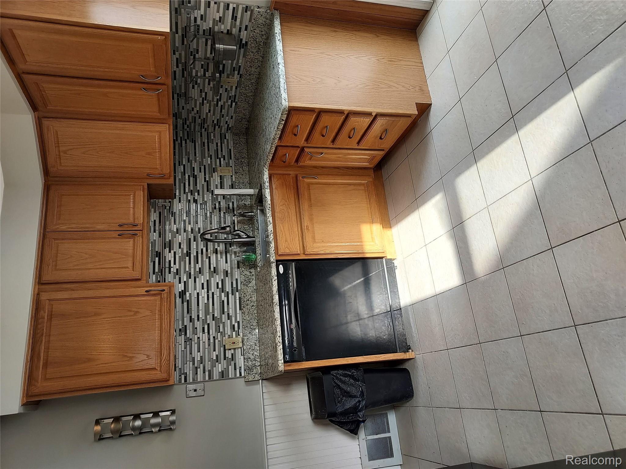 3014 N Vermont Avenue