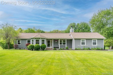 Photo of 542 Tracey Lane, Brighton Township, MI 48114 (MLS # 20261036768)