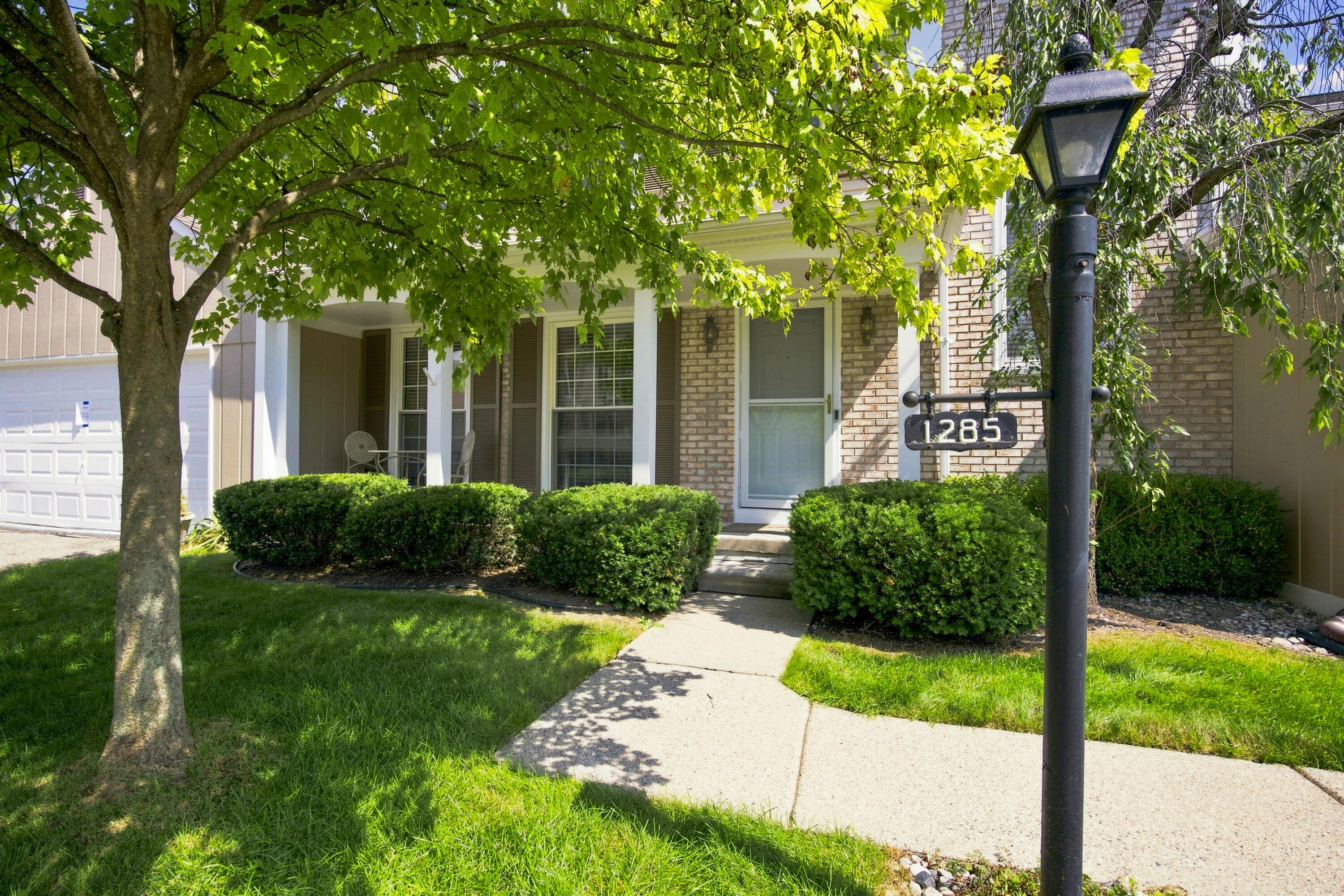 1285 Lamplighter Lane