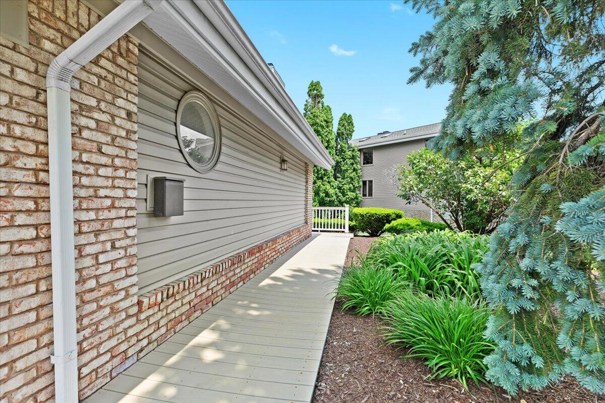 21112 Boulder Circle