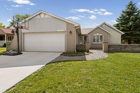 Photo of 47121 Barbara Road, Macomb Township, MI 48044 (MLS # 58050212704)