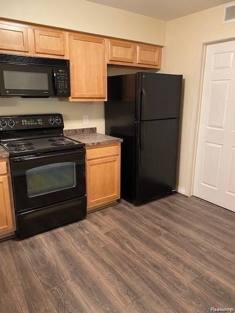 Auburn Hills City, Michigan 48326, United States, 2 Bedrooms Bedrooms, ,2 BathroomsBathrooms,Residential,Active,155094