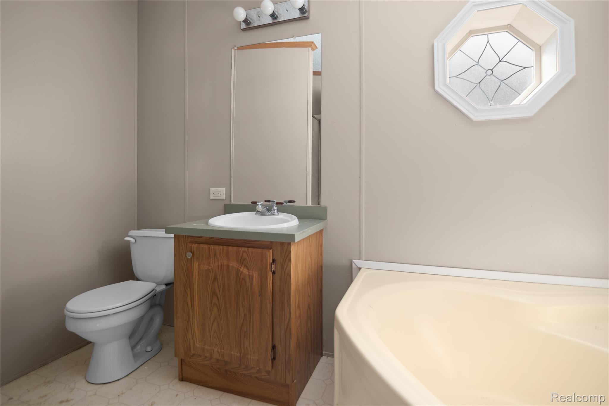 Oxford Charter Township, Michigan 48371, United States, 3 Bedrooms Bedrooms, ,2 BathroomsBathrooms,Residential,Active,204623