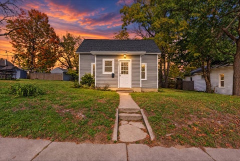 Photo of 917 Innes Street NE, Grand Rapids City, MI 49503 (MLS # 65026056047)