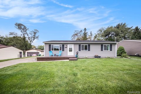 820 Devonshire Boulevard Brighton City MI 48116