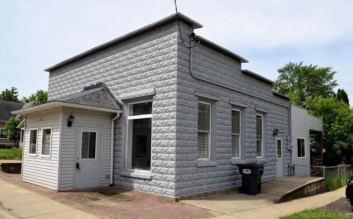 210 N Van Buren Street