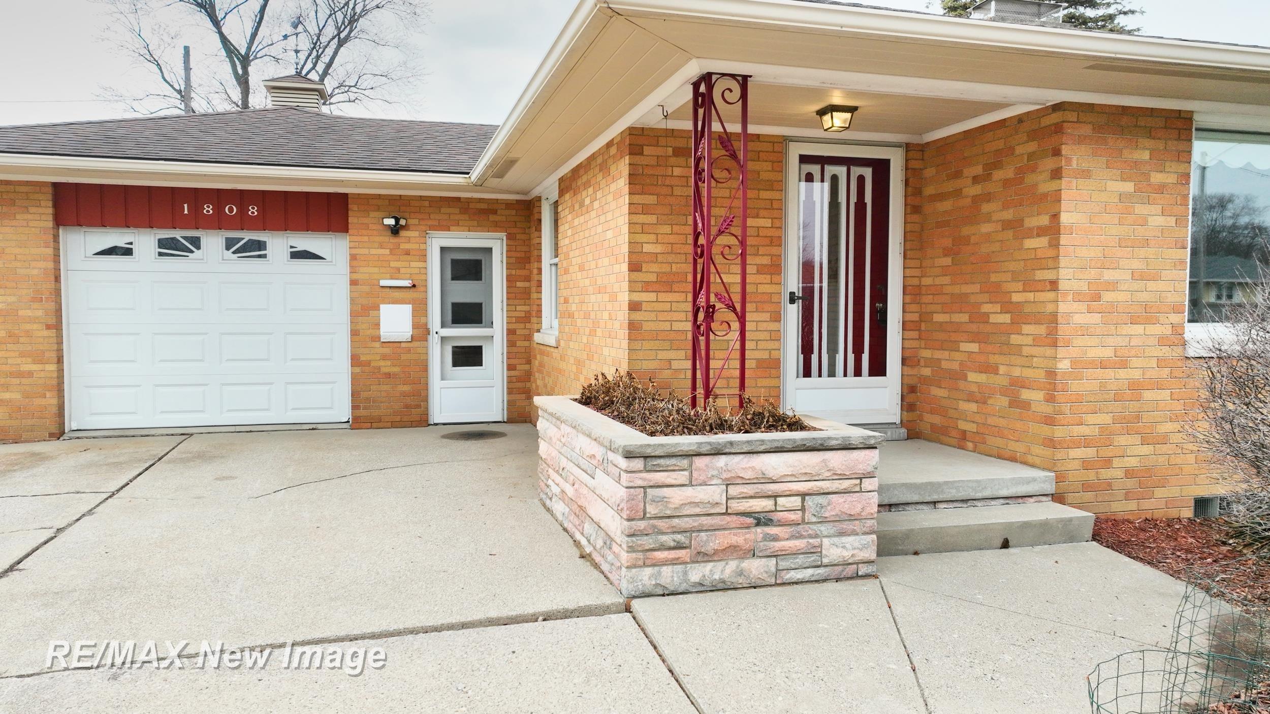 1808 S Farragut Street