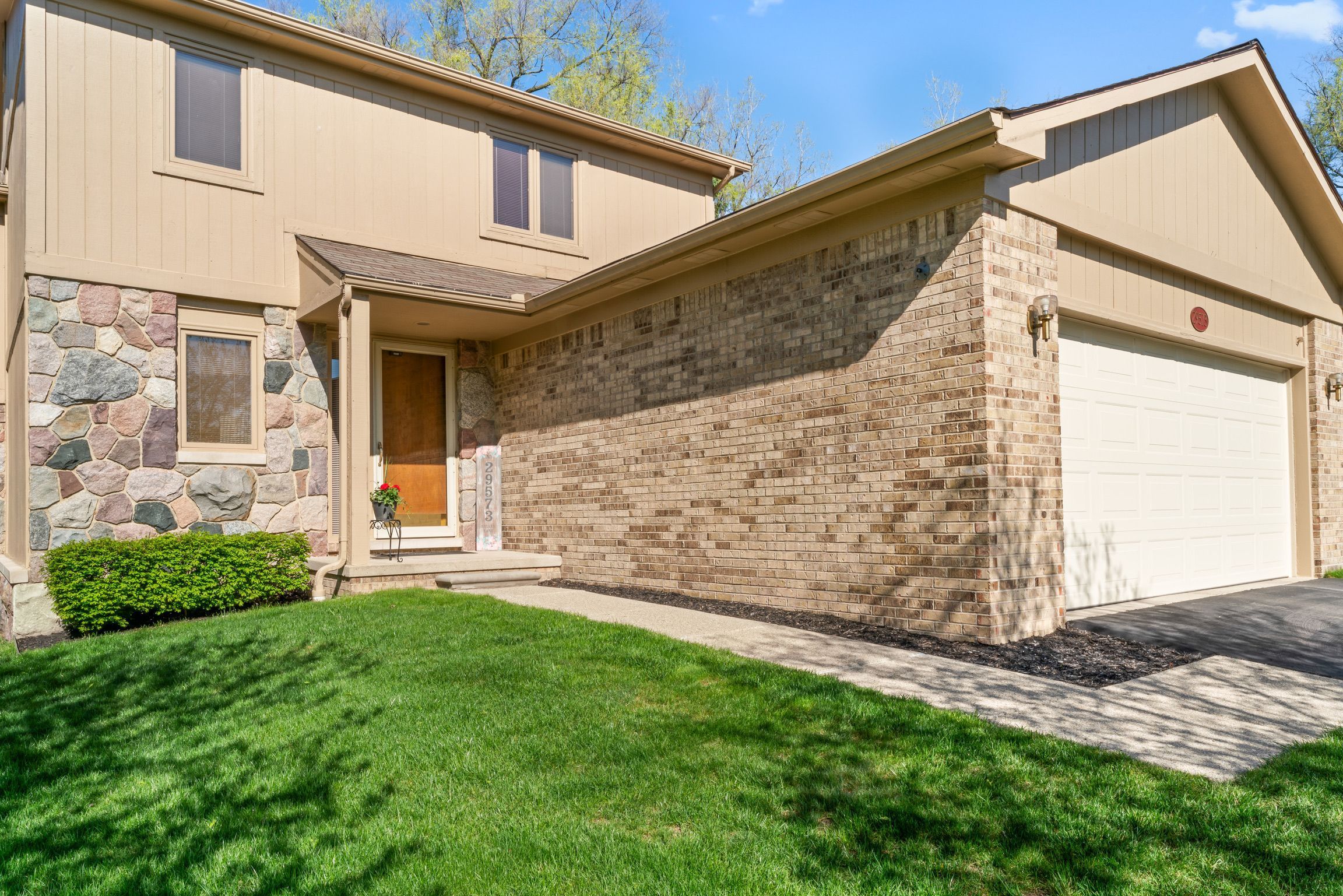 29573 Sylvan Lane 17