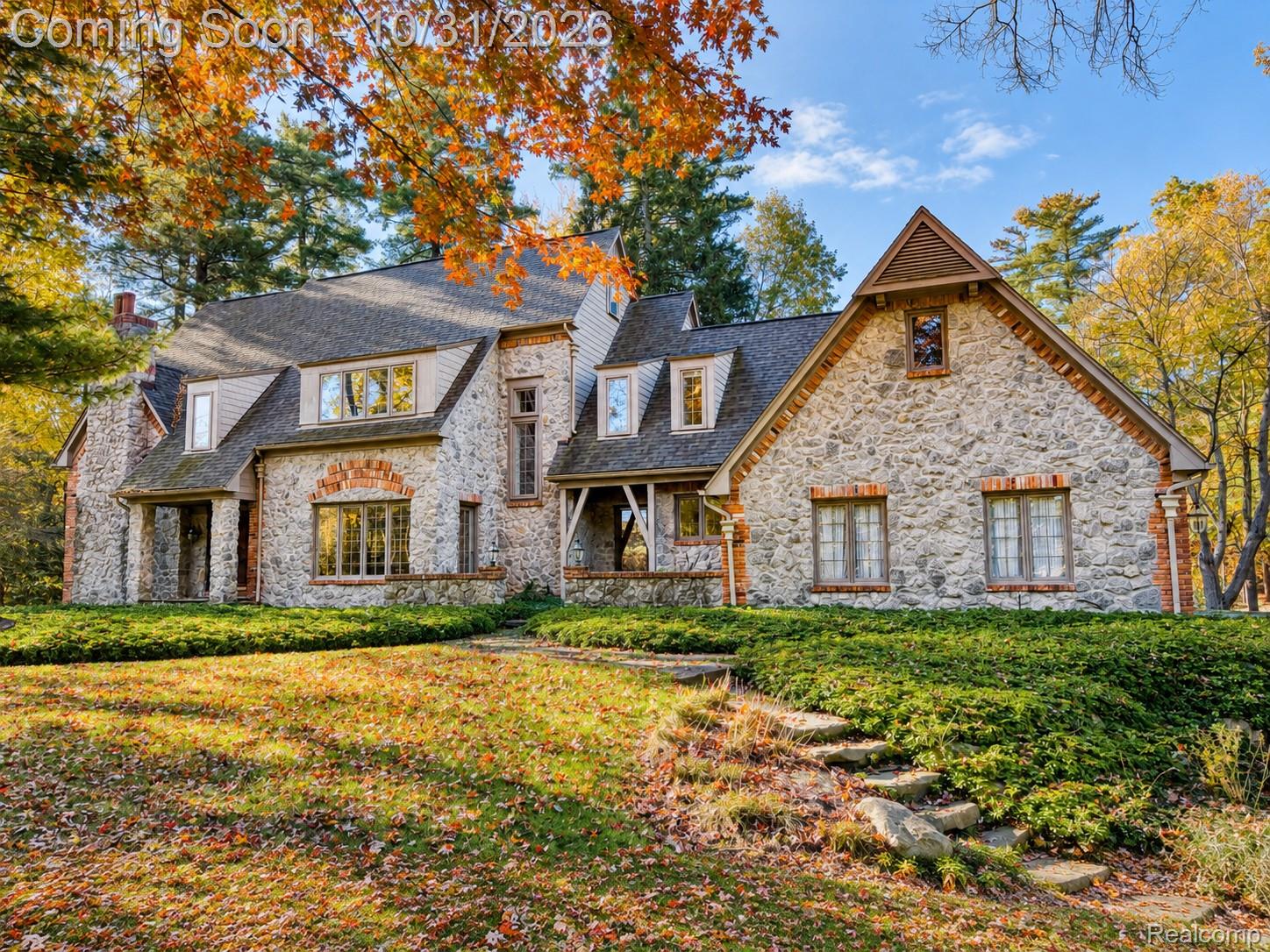 7938 Bridge Valley