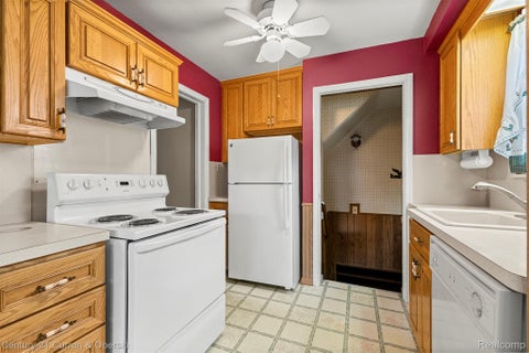 Tiny photo for 16000 Beatrice Avenue, Allen Park City, MI 48101 (MLS # 20261079520)