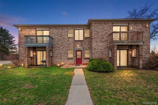 286 E 13 MILE RD, MADISON HEIGHTS, MI 48071 - Image bc0abcc061e24b3b645f4f71f2f7b38e/2577694552