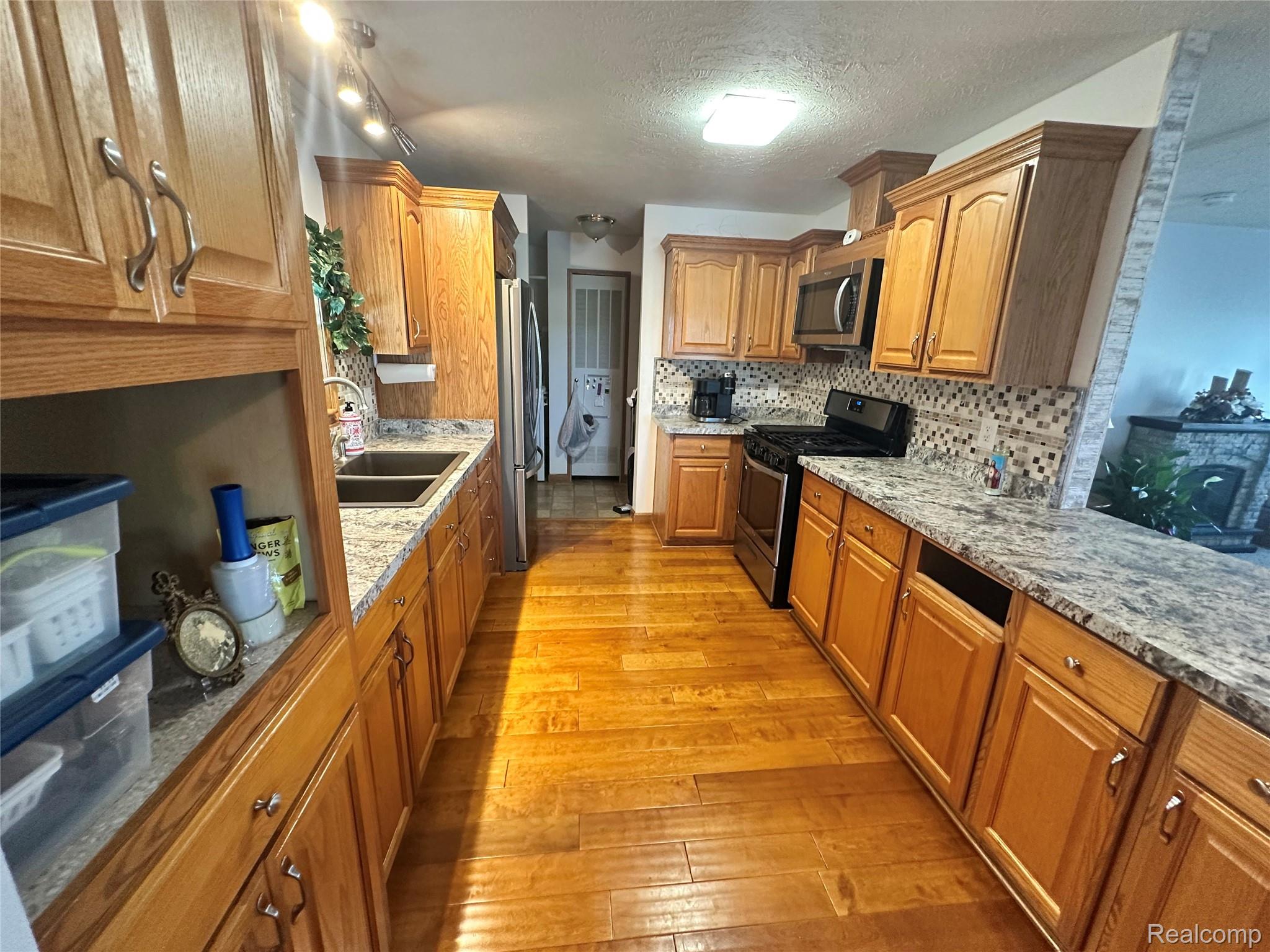 148 Pine Lakes Drive W