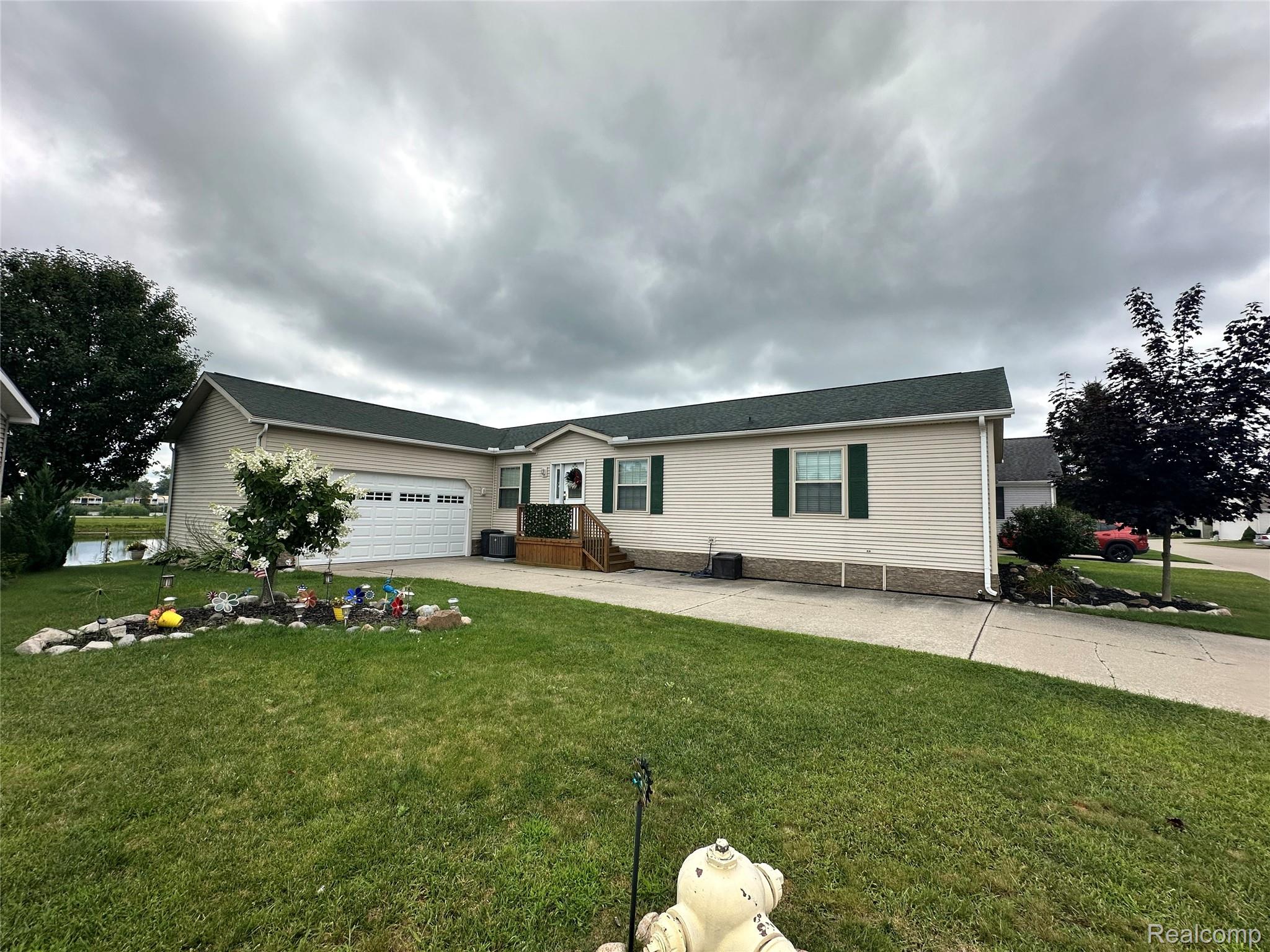 148 Pine Lakes Drive W