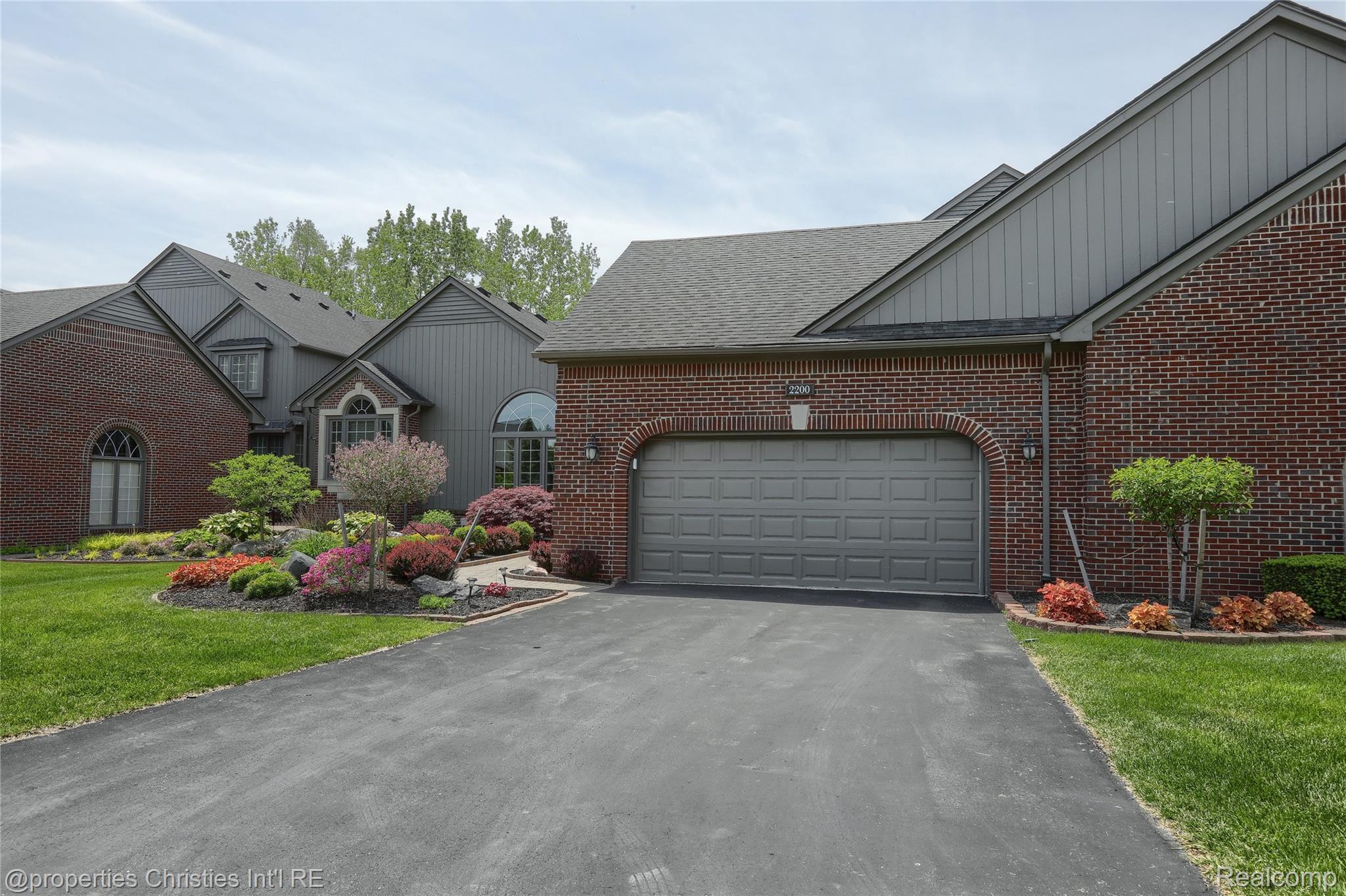 2200 Barberry Drive