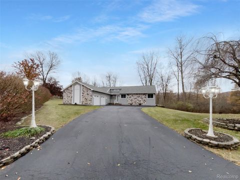 4960 Paula Avenue Village Of Clarkston City MI 48346