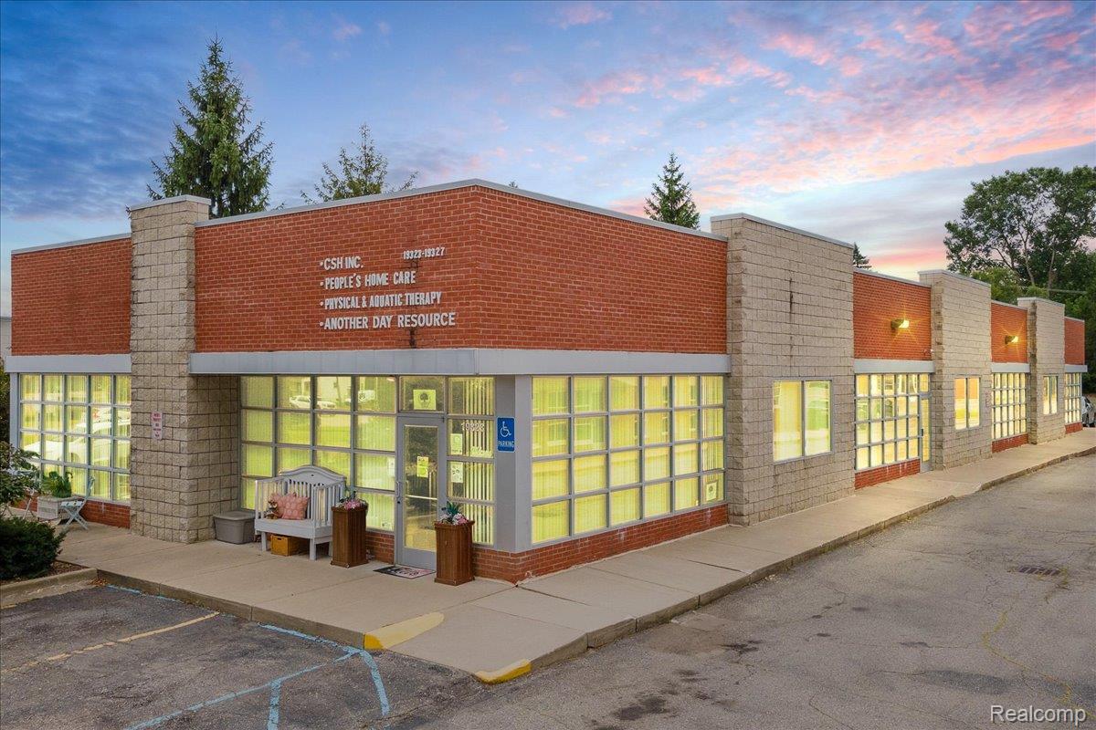 19323 Farmington Road