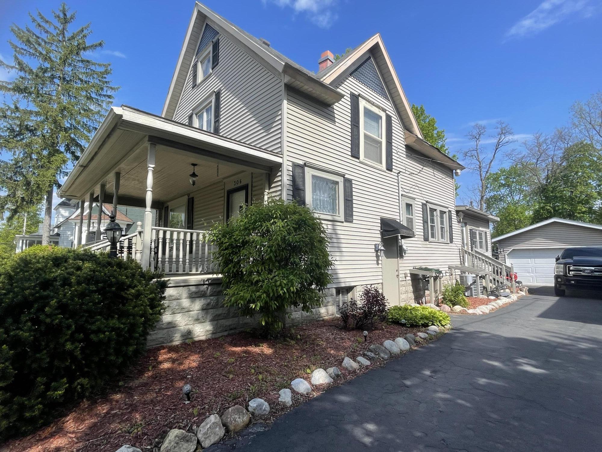306 W Telegraph Street