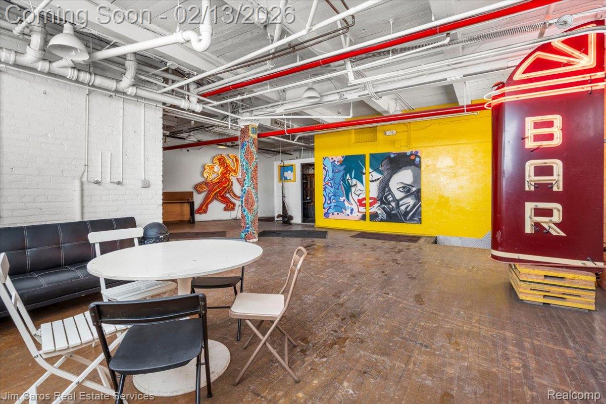 2000 Brooklyn Street 203